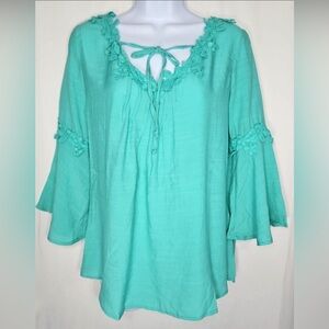 NWT NY COLLECTION GREEN TOP WITH SLEEVES.